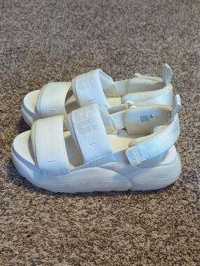 UGG LA Cloud Sports Sandals